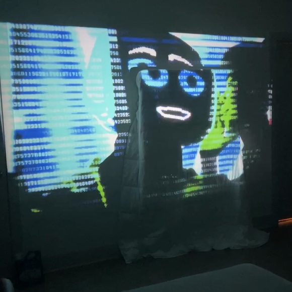 Portable Projector - Picture 5 of 7